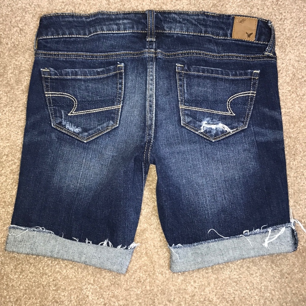American Eagle distressed Bermuda shorts size 4